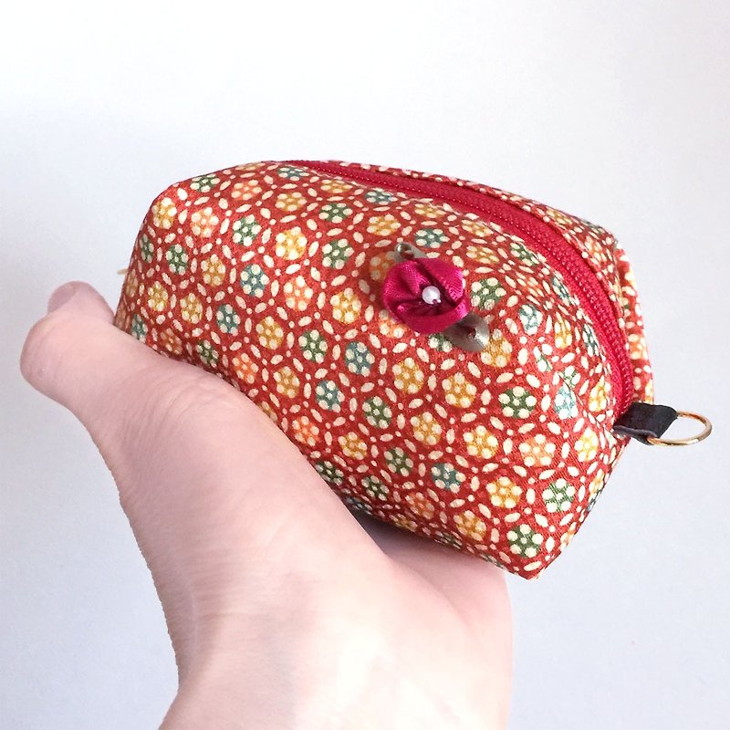 Pouch with Japanese traditional pattern, Kimono (Small) "Silk" - Toiletry Bags & Pouches - Other Materials Red