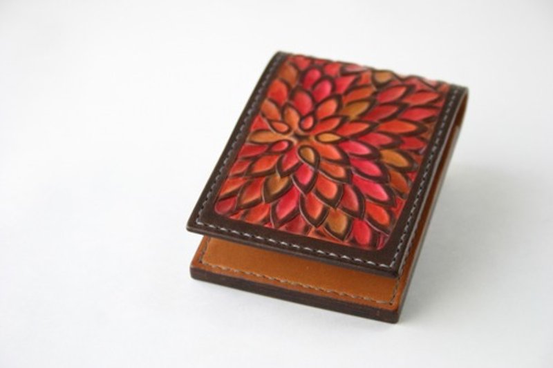 Hand-dyed and hand-sewn leather business card holder, flower lover vermilion, vertical type - ที่เก็บนามบัตร - หนังแท้ สีแดง