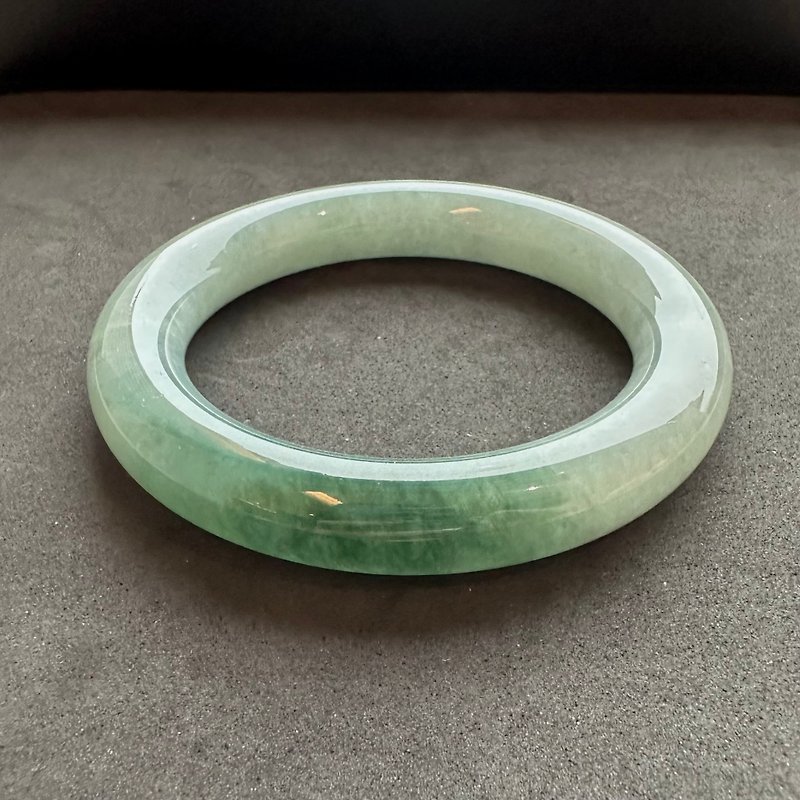 Natural A grade jadeite lake green round jade bracelet fat round strip 57.1 circle mouth - สร้อยข้อมือ - หยก สีเขียว