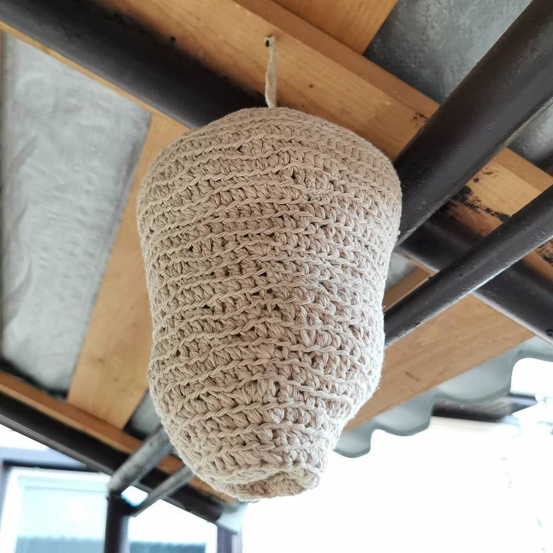 Crochet wasp nest is Decoy Deterrent. Fake hornet nest. 驱虫剂 马蜂窝 送给奶奶的礼物 小屋的装饰 - ผลิตภัณฑ์กันยุง - ลินิน 