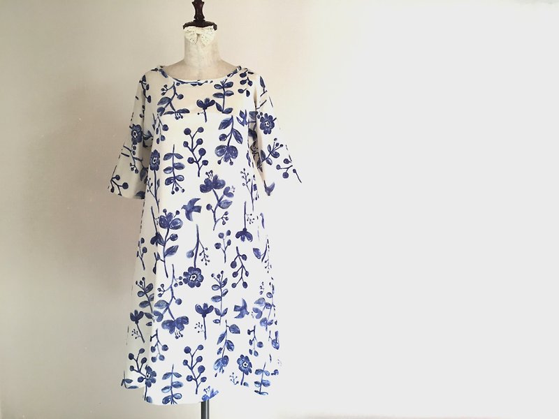 花と鳥　ダブルガーゼのワンピース　スカイブルー - 洋裝/連身裙 - 棉．麻 白色