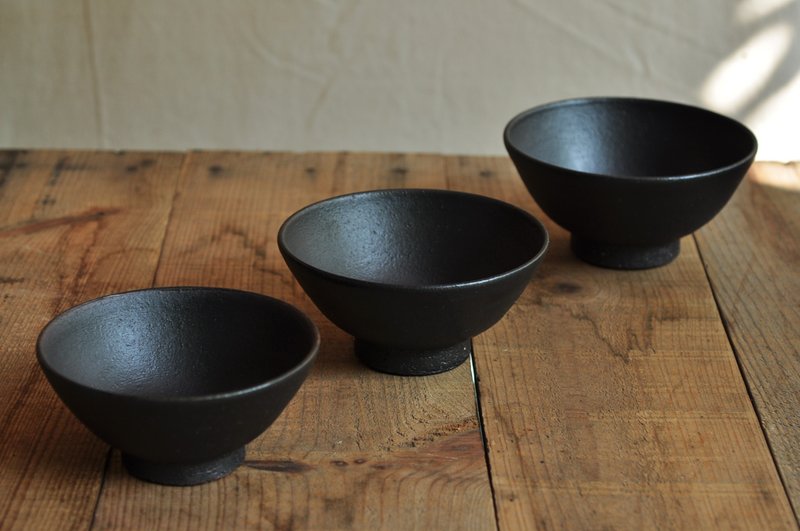 お茶碗・黒・大 - 碗 - 陶 黑色