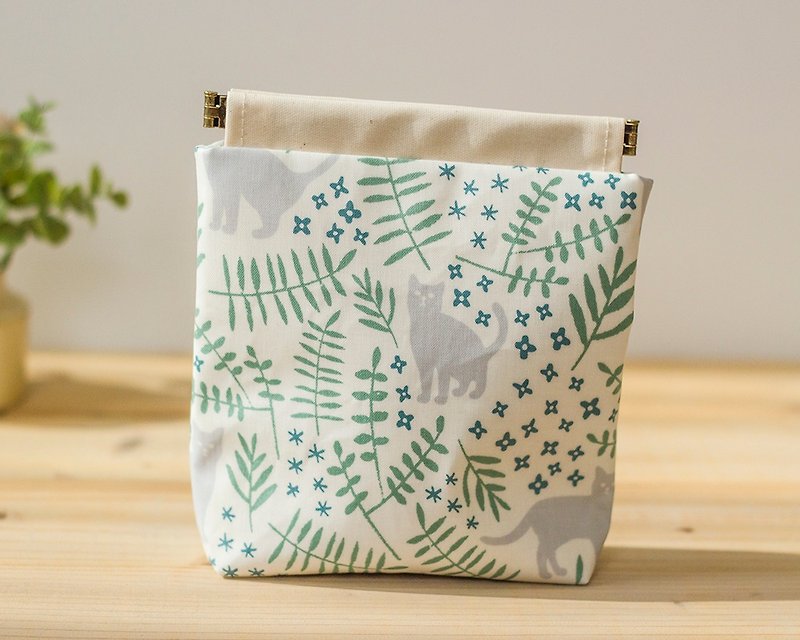Laminated pouch Charger case, Cosmetic pouch, Ditty bag, Make-up Case, Travel pouch / Cats and Leaves - Toiletry Bags & Pouches - Cotton & Hemp Green