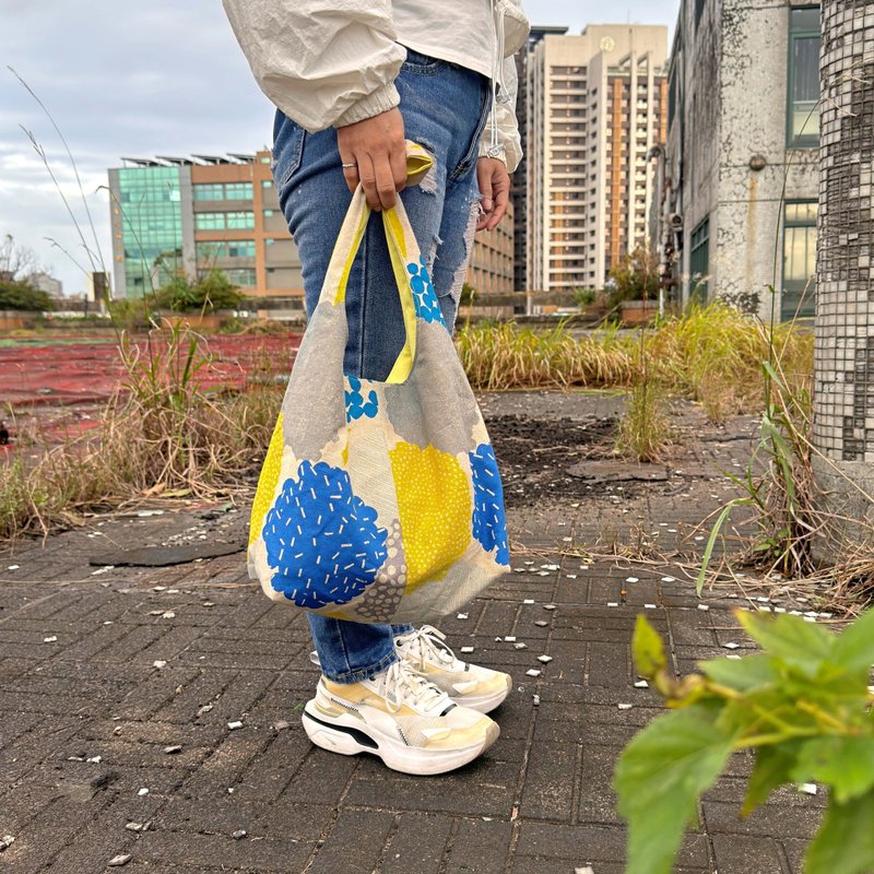 [Purely handmade] Hobo bag, single shoulder bag, Japanese design fabric - กระเป๋าแมสเซนเจอร์ - ผ้าฝ้าย/ผ้าลินิน สีน้ำเงิน