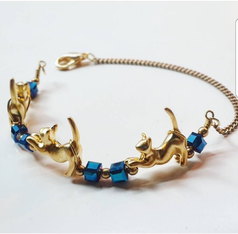 Square Royal Blue Crystal Cat Necklace_Bracelet Dual Design - สร้อยข้อมือ - โลหะ สีน้ำเงิน