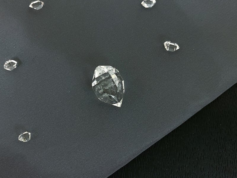 Edith & Jaz • Herkimer Diamond Rough Stone G20 - Items for Display - Semi-Precious Stones Transparent