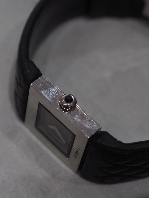 CHANEL シャネル マトラッセ ウォッチ 腕時計 シルバー レザー