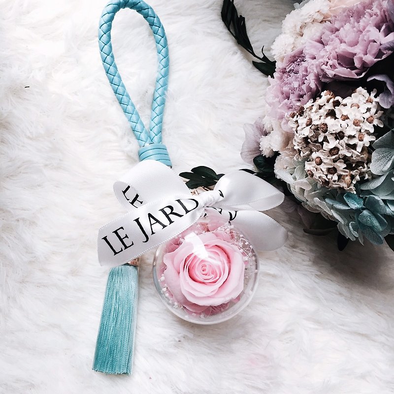 Le Jardin Alice in Wonderland blue powder color matching eternity rose immortality flower ball tassel leather key ring / Valentine's Day birthday gift - ตกแต่งต้นไม้ - พืช/ดอกไม้ 