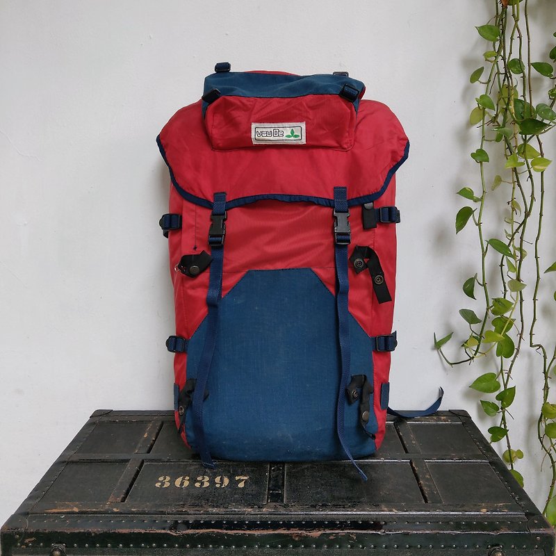 Backpack_R103_outdoor - กระเป๋าเป้สะพายหลัง - ไนลอน สีแดง