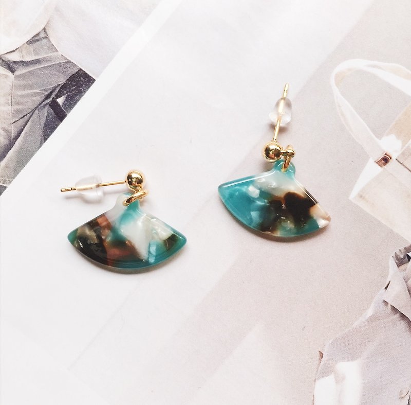 La Don  - 耳環 - 大理石紋扇形 - 混色綠     耳針/耳夾 - 耳環/耳夾 - 壓克力 綠色