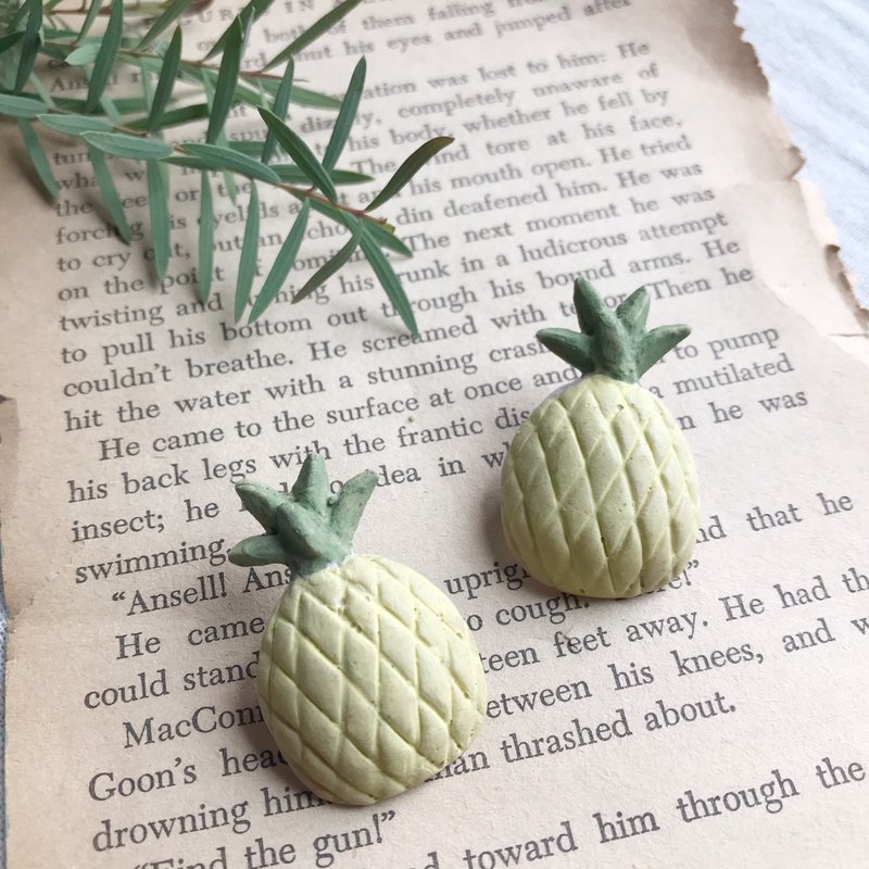 ceramic brooch pineapple set - 胸針 - 陶 黃色