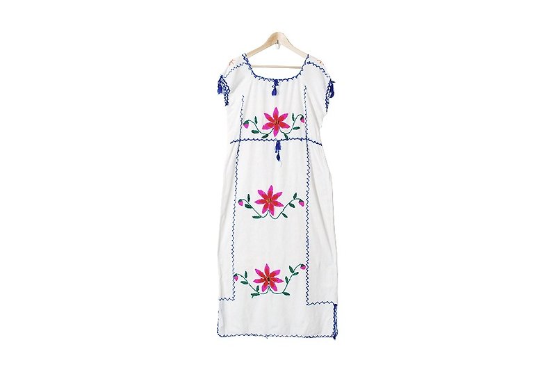 {::: Giraffe Giraffe :::} _ Traditional Flower H line Mexican Embroidery Ancient Dress - One Piece Dresses - Cotton & Hemp White