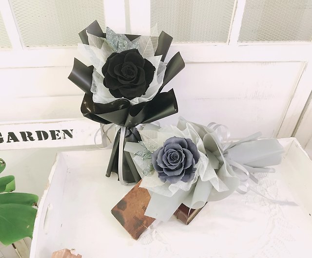 For the unique you. Black/Gray Minimalist Immortal Ecuador's Top Big Rose -  Shop Lanemore Dried Flowers & Bouquets - Pinkoi