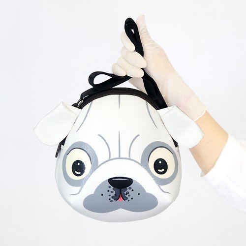 pipo89-dogs-cats Whit pug crossbody bag is compact for carrying mobile phones, other essentials.