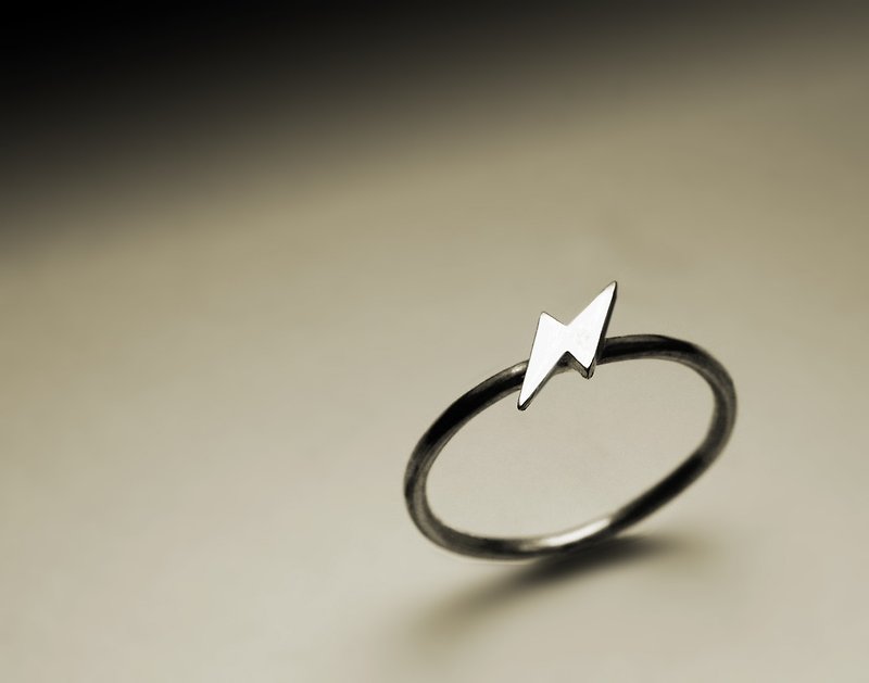Little Lightning Silver Ring - แหวนทั่วไป - โลหะ สีเงิน