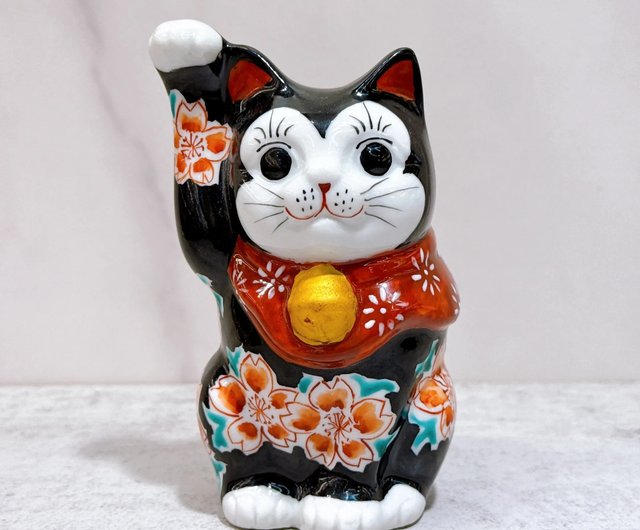 ★1点のみ★可愛い!! 九谷焼 八幡窯 招き猫 九谷焼 招き猫 左手揚げ 八幡窯 - メルカリ