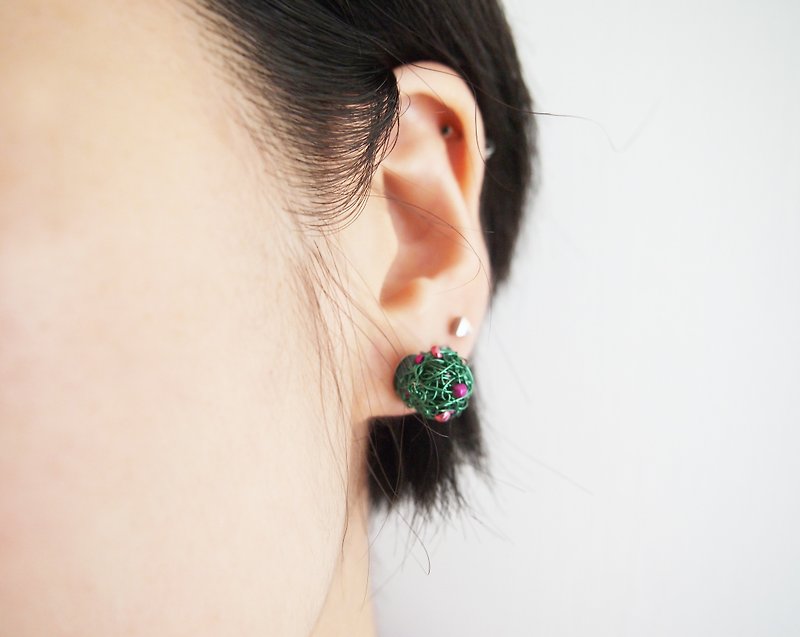 ME019 Hand-knitted emerald green jade thread with purple beads round earrings - ต่างหู - วัสดุอื่นๆ สีเขียว