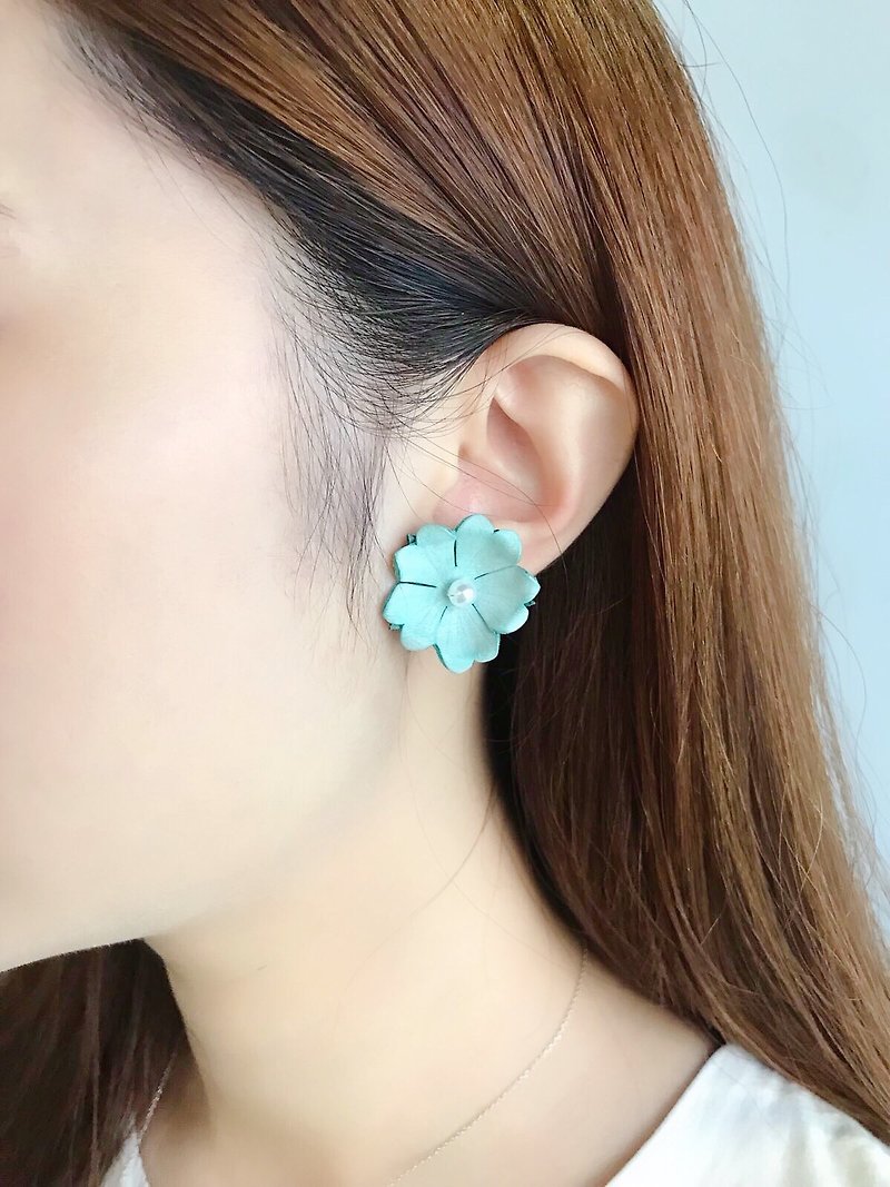 Leather Sakura Earrings │ ear pin style - ต่างหู - หนังแท้ หลากหลายสี