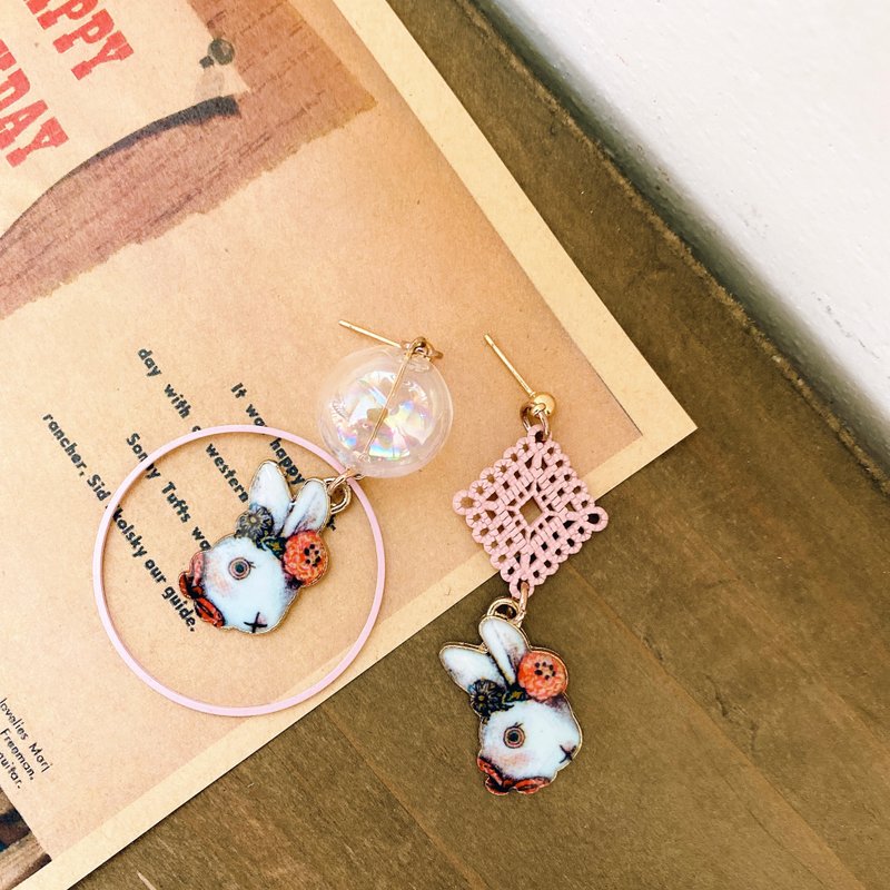 【SaWa Studio】Sweet Dreamy Alice Rabbit Earrings/ Clip-On - ต่างหู - วัสดุอื่นๆ 