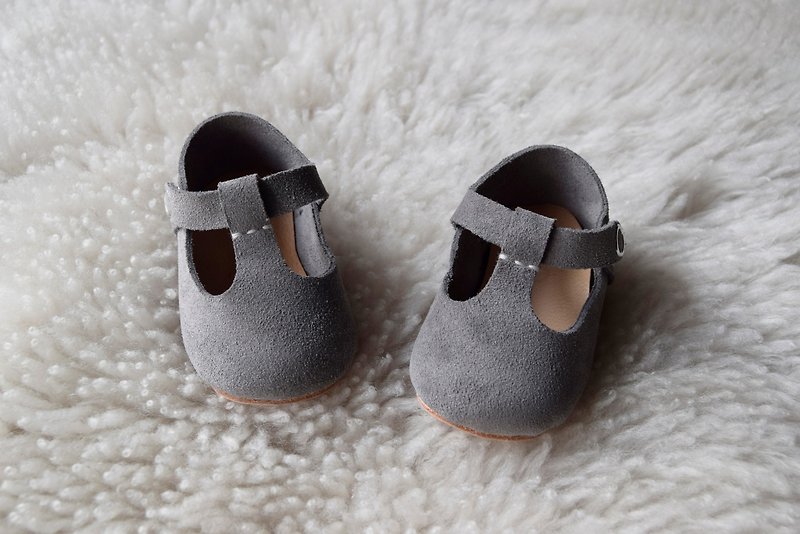 Baby Girl Shoes, Light Grey Baby Moccasins, Gray Leather T Strap Mary Jane, Infant Crib Shoes, Baby Booties, Baby Girl Gift, Baby Shower - Kids' Shoes - Genuine Leather Gray