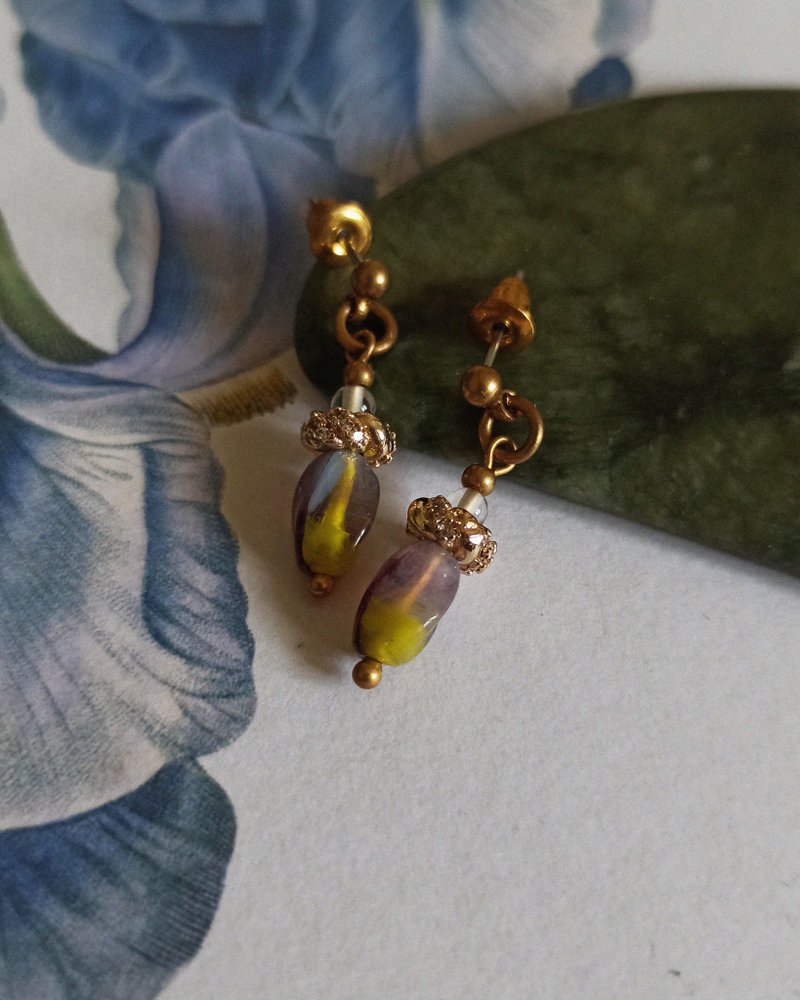 Classic Zircon Stud Earrings / Vintage Purple-Yellow - ต่างหู - คริสตัล หลากหลายสี