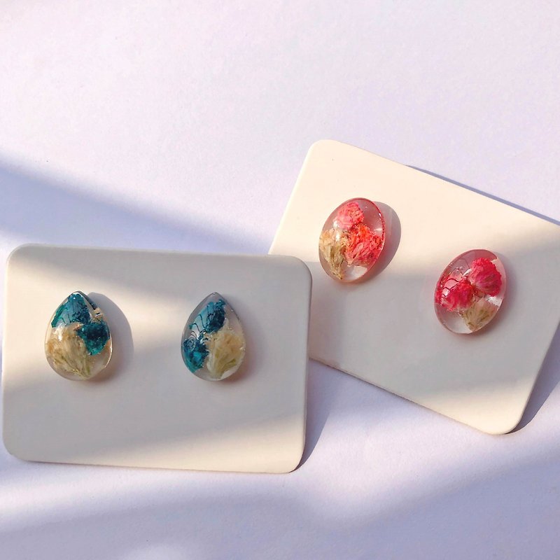 Cold Day Warm Day Small Earrings Handmade Dry Flower Japanese Resin Real Flower - Earrings & Clip-ons - Resin Multicolor