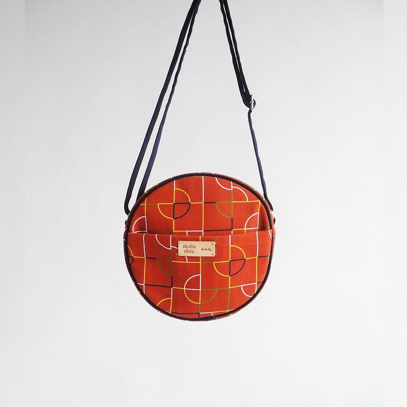 Studio Chiia  斜背圓形印花帆布包 - 磁磚線條 | 磚紅 - 側背包/斜背包 - 棉．麻 紅色