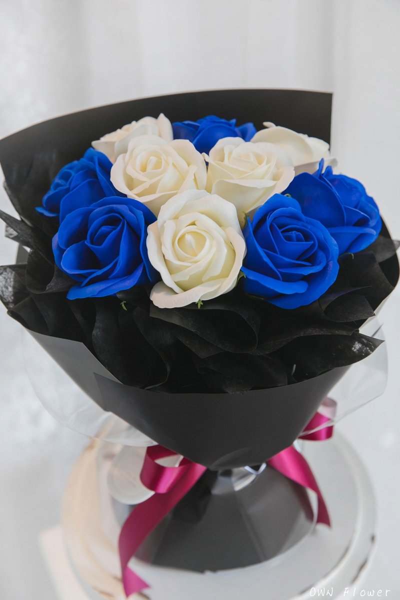 Blue rose bouquet/soap flower bouquet/birthday bouquet/valentine's day bouquet/confession bouquet/eternal life bouquet - ช่อดอกไม้แห้ง - วัสดุอื่นๆ สีน้ำเงิน