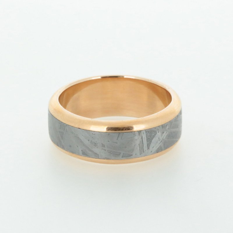 Meteorite Wedding Band - Modern Round-Edge Meteorite Ring with 18k Rose gold - แหวนทั่วไป - เครื่องเพชรพลอย สีทอง