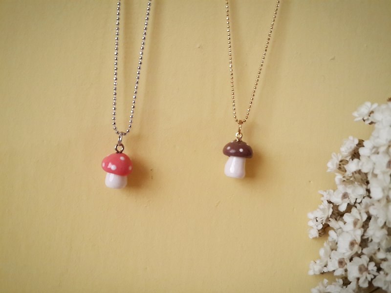 Mushroom ceramic necklace - สร้อยคอ - เครื่องลายคราม สึชมพู