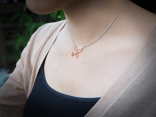 jeweltrove Plain two tone Pink/White gold plated silver butterfly necklace