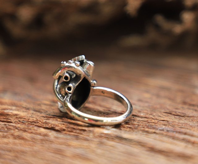 Love on sale arrow ring