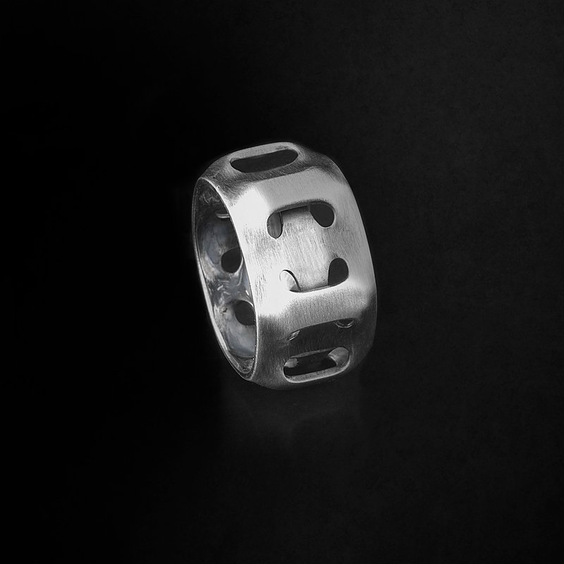 Ayvan Handmade 925k Oxidized Sterling Silver Statement Ring - 戒指 - 純銀 
