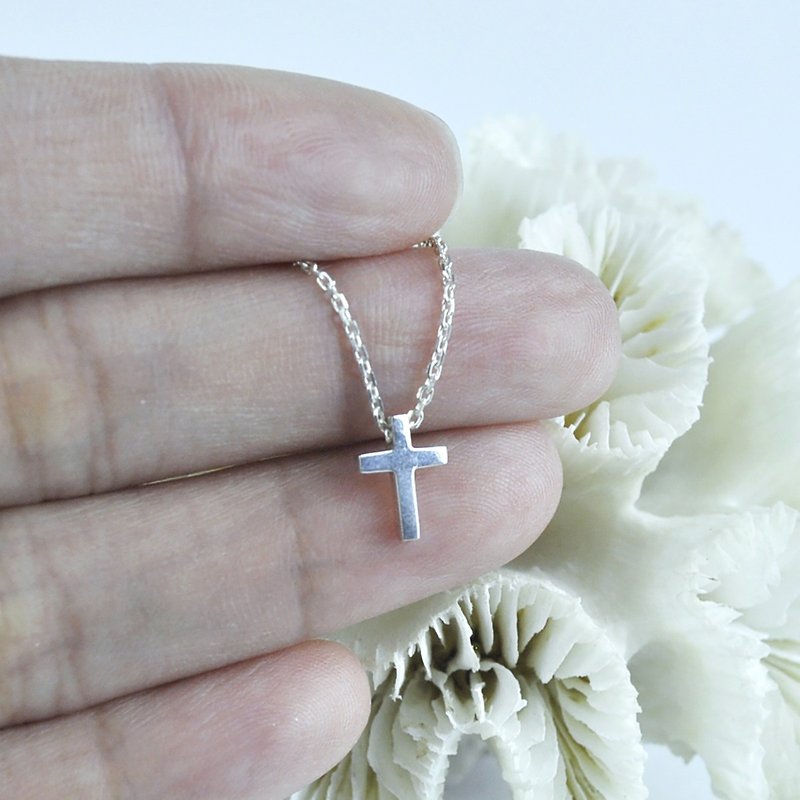 Sterling Silver Tiny Cross Necklace - สร้อยคอ - เงินแท้ สีเงิน