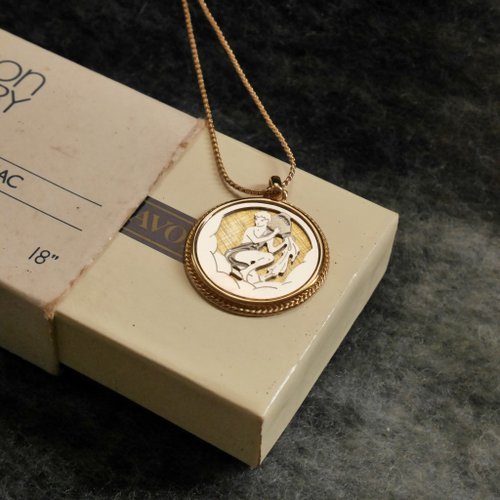 AVON社製　ビンテージロボット型 ネックレス　【希少】 AVON” Juliet Cross necklace[n-382] ヴィンテージネックレス