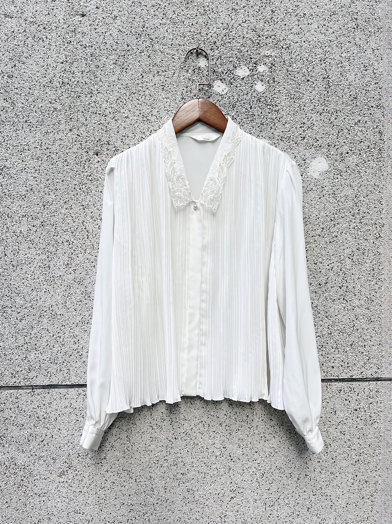 純白月光刺繡簍空蕾絲領 細壓褶雪紡紗襯衫 vintage shirt - 女襯衫 - 聚酯纖維 白色