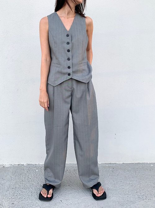 LAVEU Ladies 2-piece Business office job Suits, Women Gray striped suit, Pants suit
