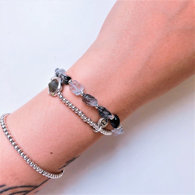Double circle black crystal silver bead bracelet - สร้อยข้อมือ - วัสดุอื่นๆ สีดำ