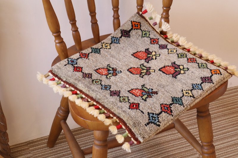 手織り 絨毯 座布団サイズ ウール 草木染め グレー - 絨毯・カーペット - その他の素材 グレー