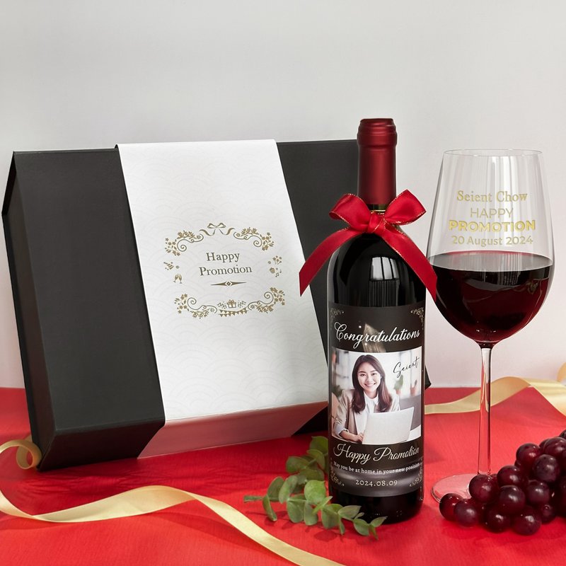升職禮物訂製 榮升紅酒酒標 定制相片 客製化祝福紅酒杯禮盒 - 酒杯/酒器 - 玻璃 
