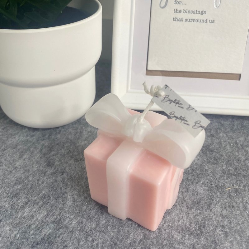 Gift Box Scented Candle - เทียน/เชิงเทียน - ขี้ผึ้ง สึชมพู