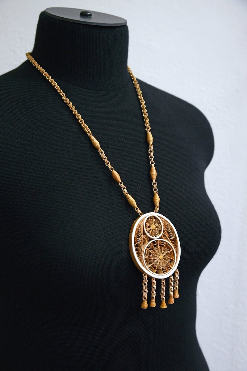 Sun and moon pendant / Light birch bark necklace minimalistic jewelry - สร้อยคอ - ไม้ สีเหลือง