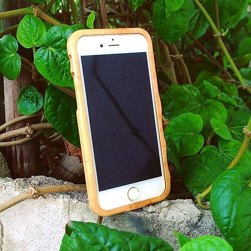 HandMacraft Maple Case with grasp for iPhone 6/6s/7/8