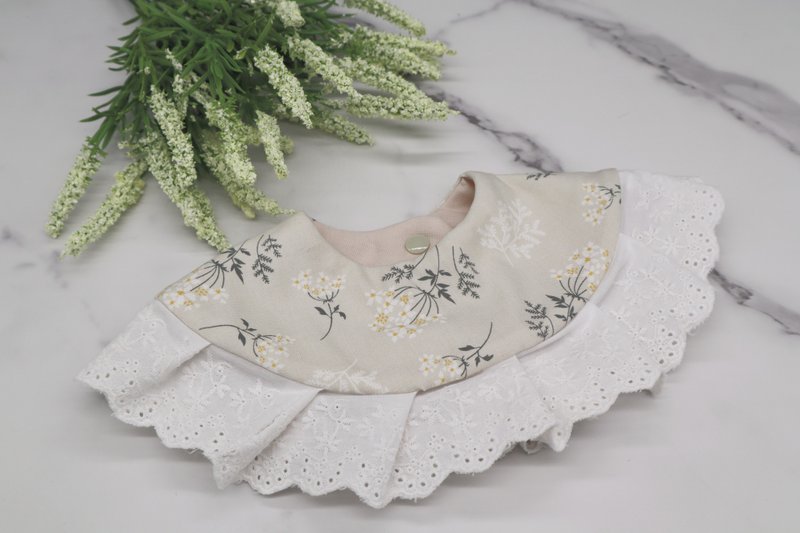 White flower pattern bib with lace - Bibs - Cotton & Hemp Khaki