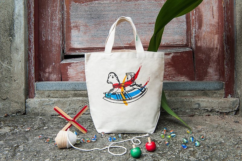 "Gua Hong Childhood" hand-made canvas bag - กระเป๋าถือ - ผ้าฝ้าย/ผ้าลินิน ขาว