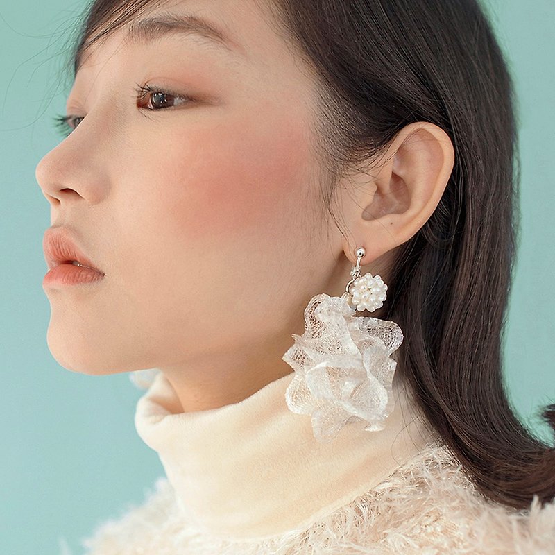 【melobject】春宴系列 櫻花耳環 耳夾 耳釘 - 耳環/耳夾 - 其他金屬 白色