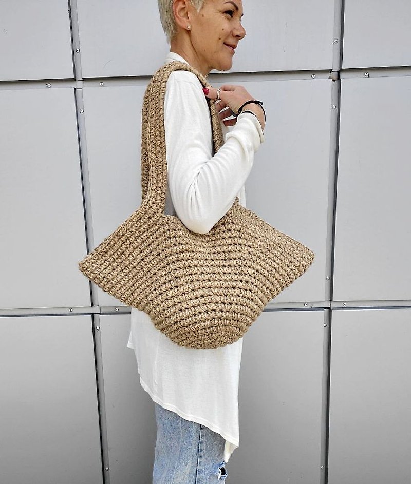 ผ้าฝ้าย/ผ้าลินิน กระเป๋าถือ สีกากี - Shopping beach bag Crochet jute hemp tote bag with pocket