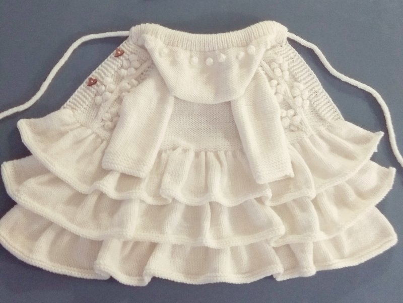 Knitting pattern for coat for girl 2- 3 years, pdf instruction in English - เสื้อโค้ด - ขนแกะ ขาว