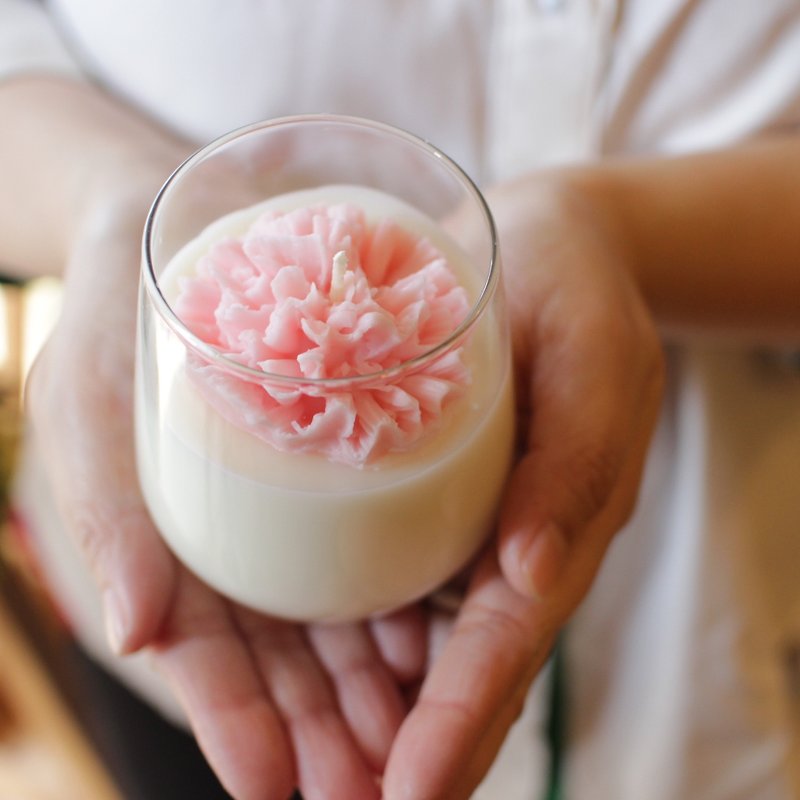 Mother's Day Carnation Soy Candle Mother's Day Fragrance Gift - เทียน/เชิงเทียน - ขี้ผึ้ง สึชมพู