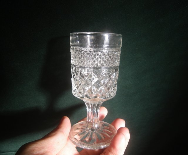 Stunning Crystal Wine Glasses, Set 6, France, 1980  Vintage Wine Glasses -  Shop HappyDuckVintage Bar Glasses & Drinkware - Pinkoi